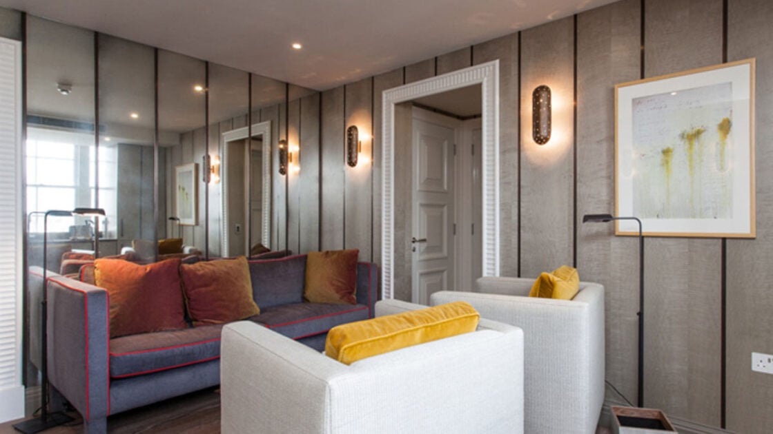 7 Inspirasi Desain Dinding Kaca Cermin yang Elegan
