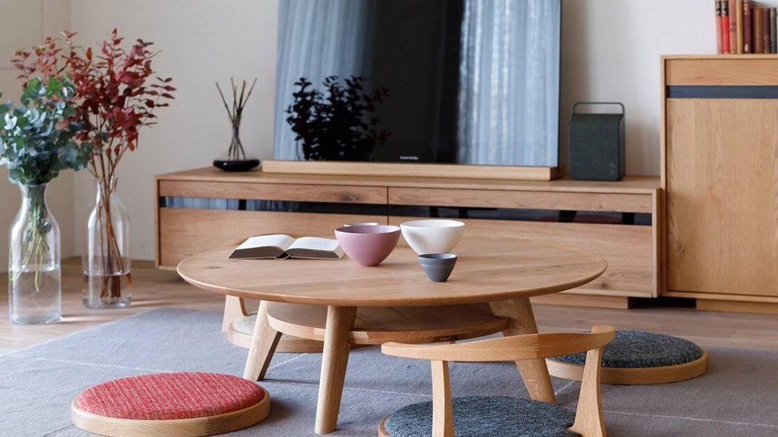 5 Desain Ruang TV Sederhana Tanpa Sofa yang Nyaman dan Estetis