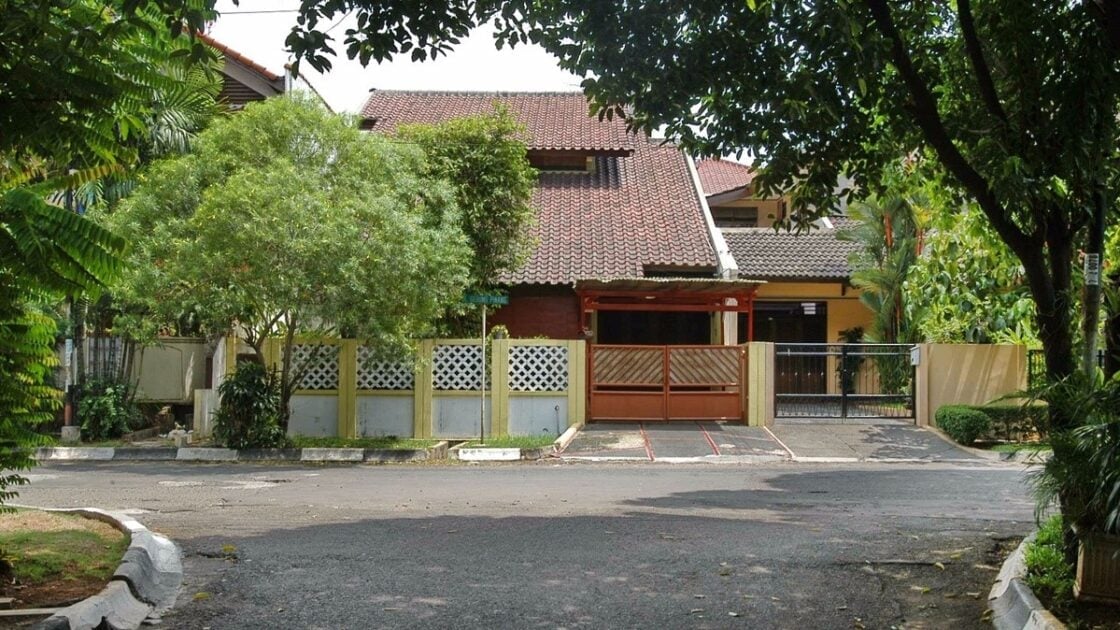 Rumah Tusuk Sate dan Mitosnya di Mata Islam & Feng Shui