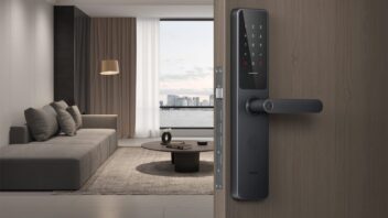 smart door lock atau digital door lock