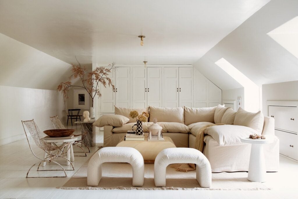 Cat Rumah Warna Beige Kombinasi Putih