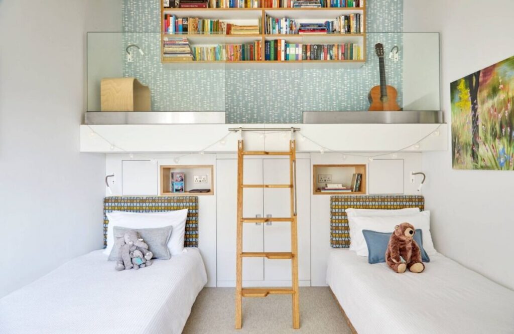 Desain Kamar Mezzanine Mungil