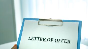 contoh surat penawaran sewa apartemen