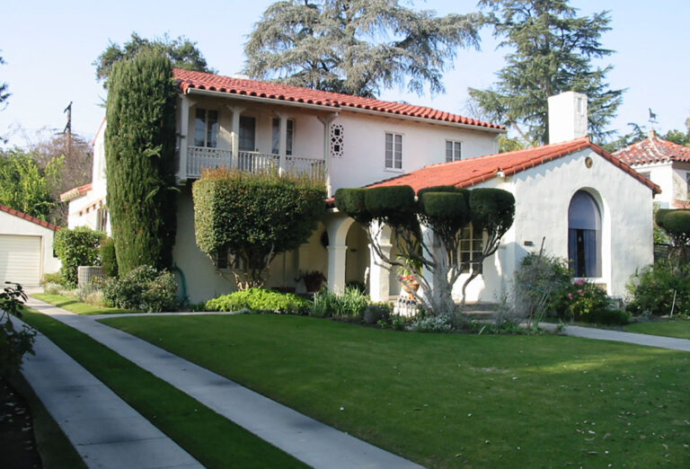 7 Karakteristik Rumah Model Spanyol beserta Keunikannya