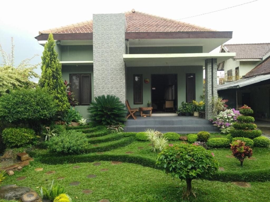 7 Inspirasi Taman Depan Rumah Tanpa Pagar yang Asri dan Indah