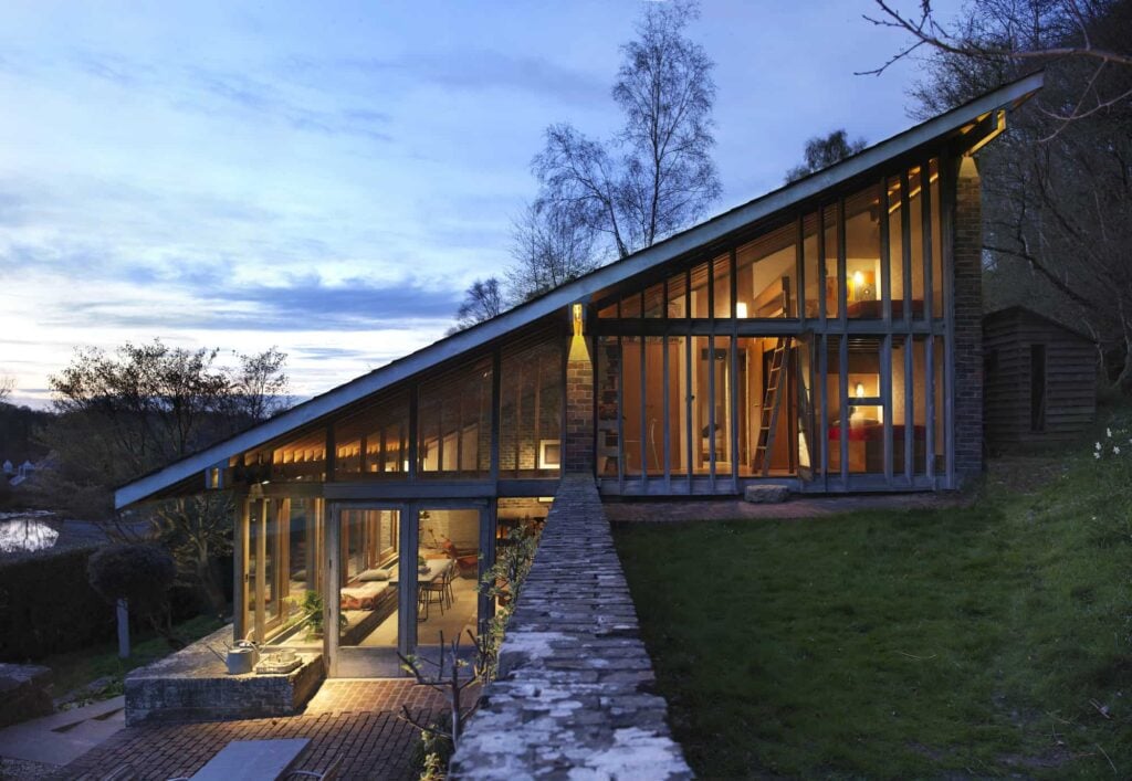 Desain Rumah di Tanah Menurun dan Curam