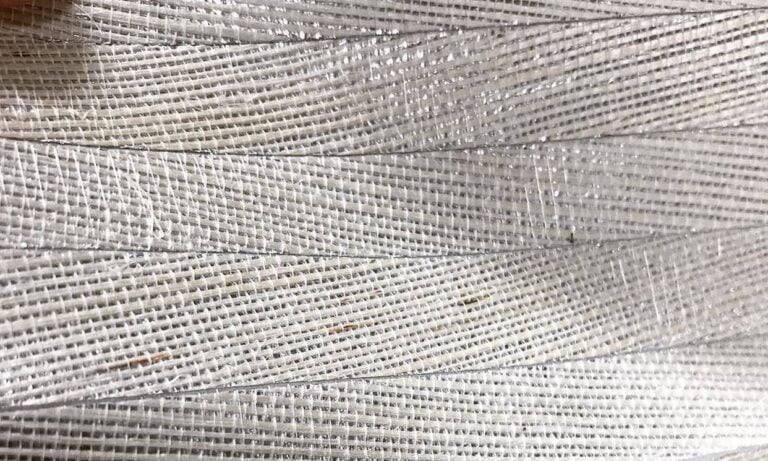 10 Cara Sederhana Memasang Wallpaper untuk Dinding Lembab