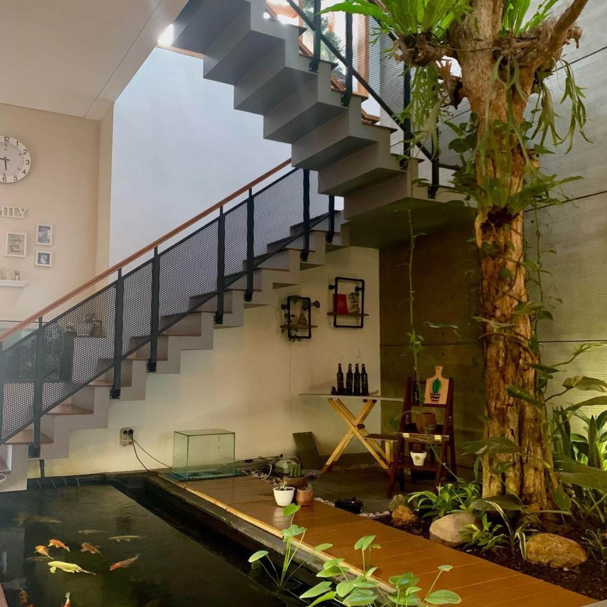 Model Rumah Asri dengan Taman Indoor