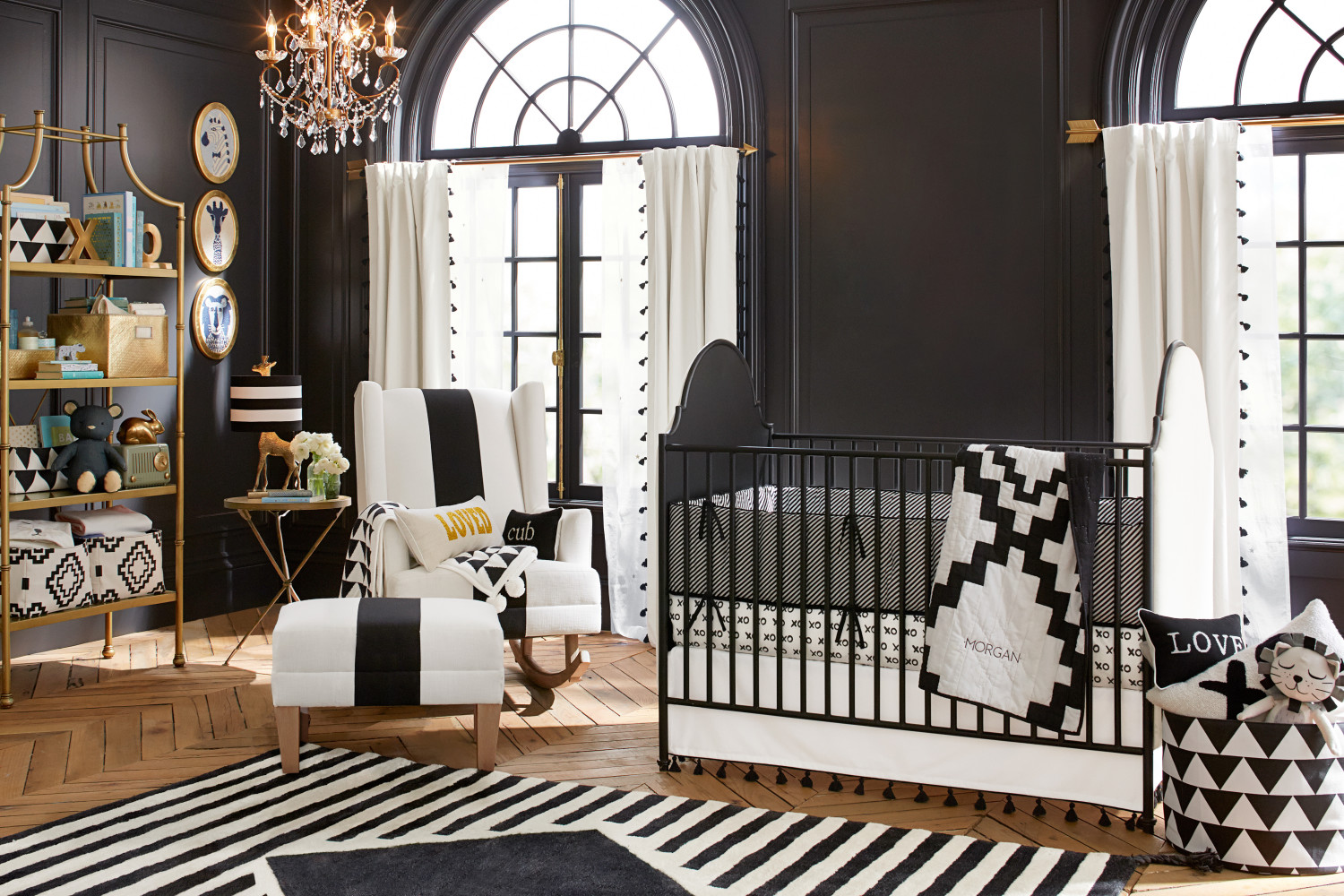kamar bayi hitam putih