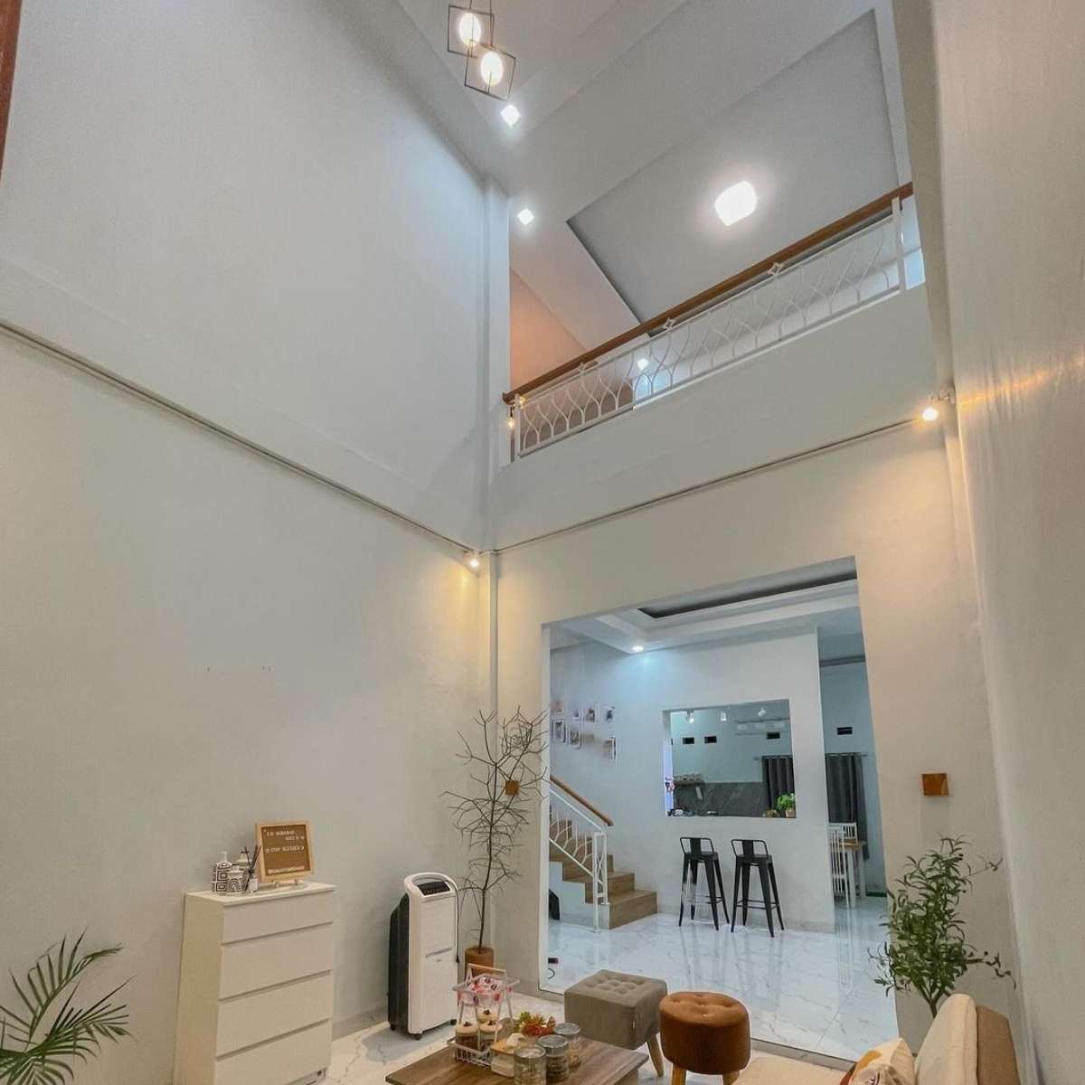 tinggi plafon rumah 5 meter