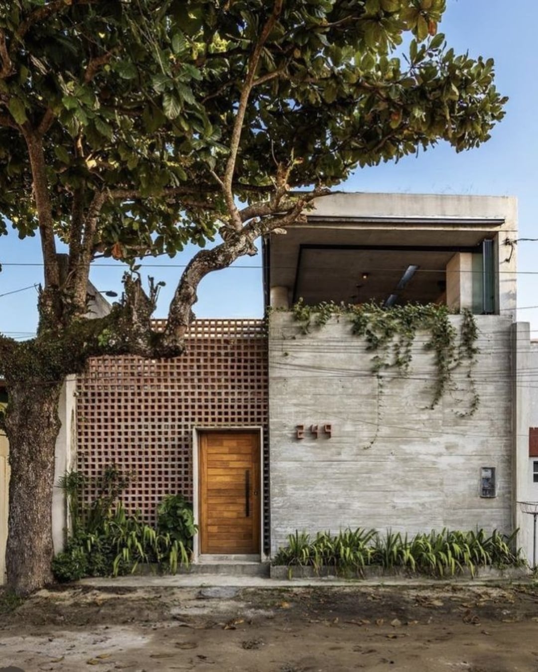 Rumah Bali Modern Industrial