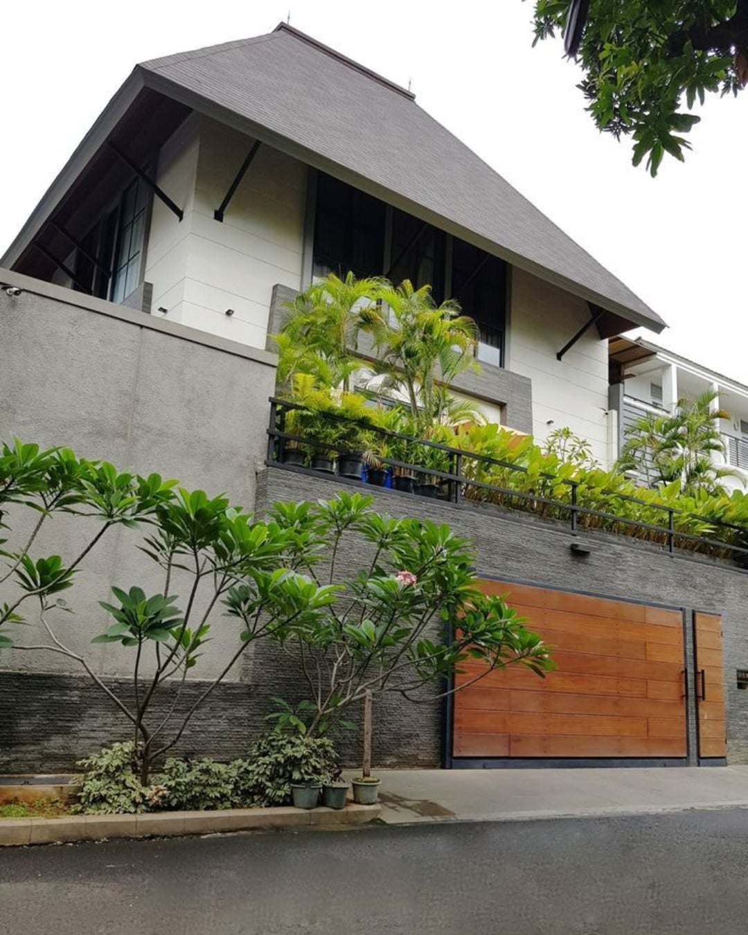 Rumah Gaya Bali Tradisional Modern