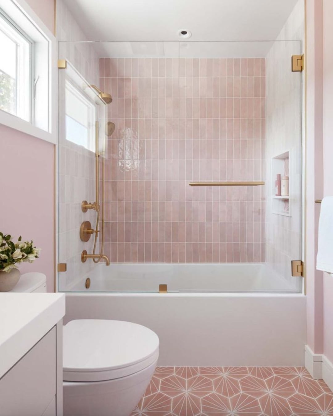 Keramik Kamar Mandi Feminine Modern