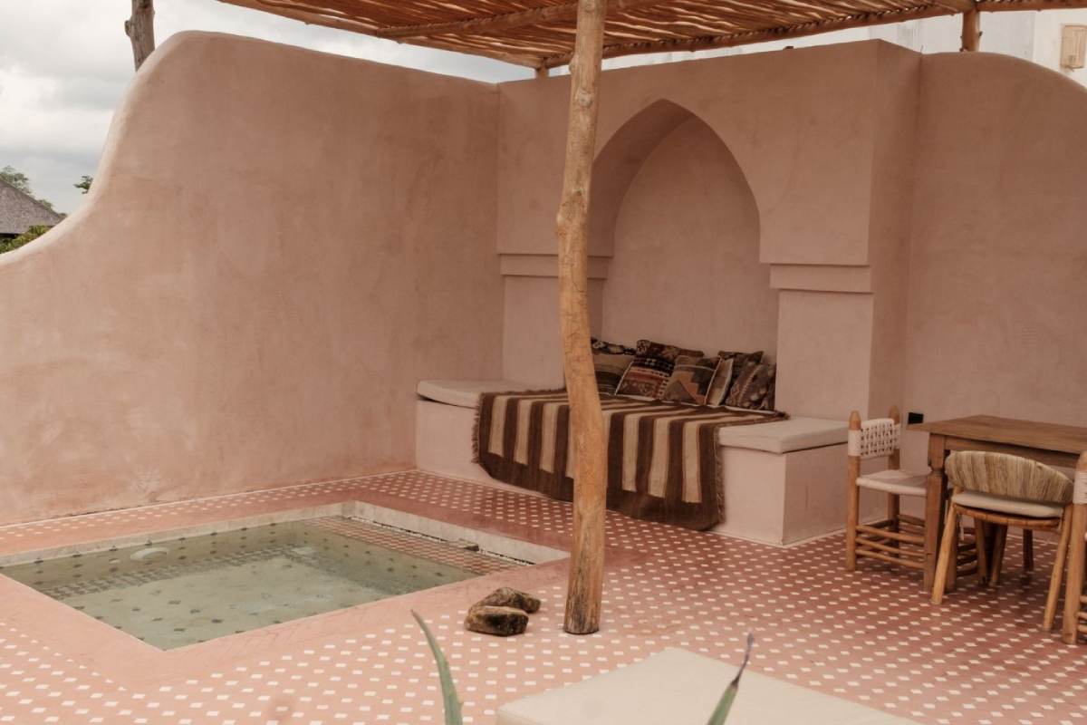 kolam renang gaya mediterania