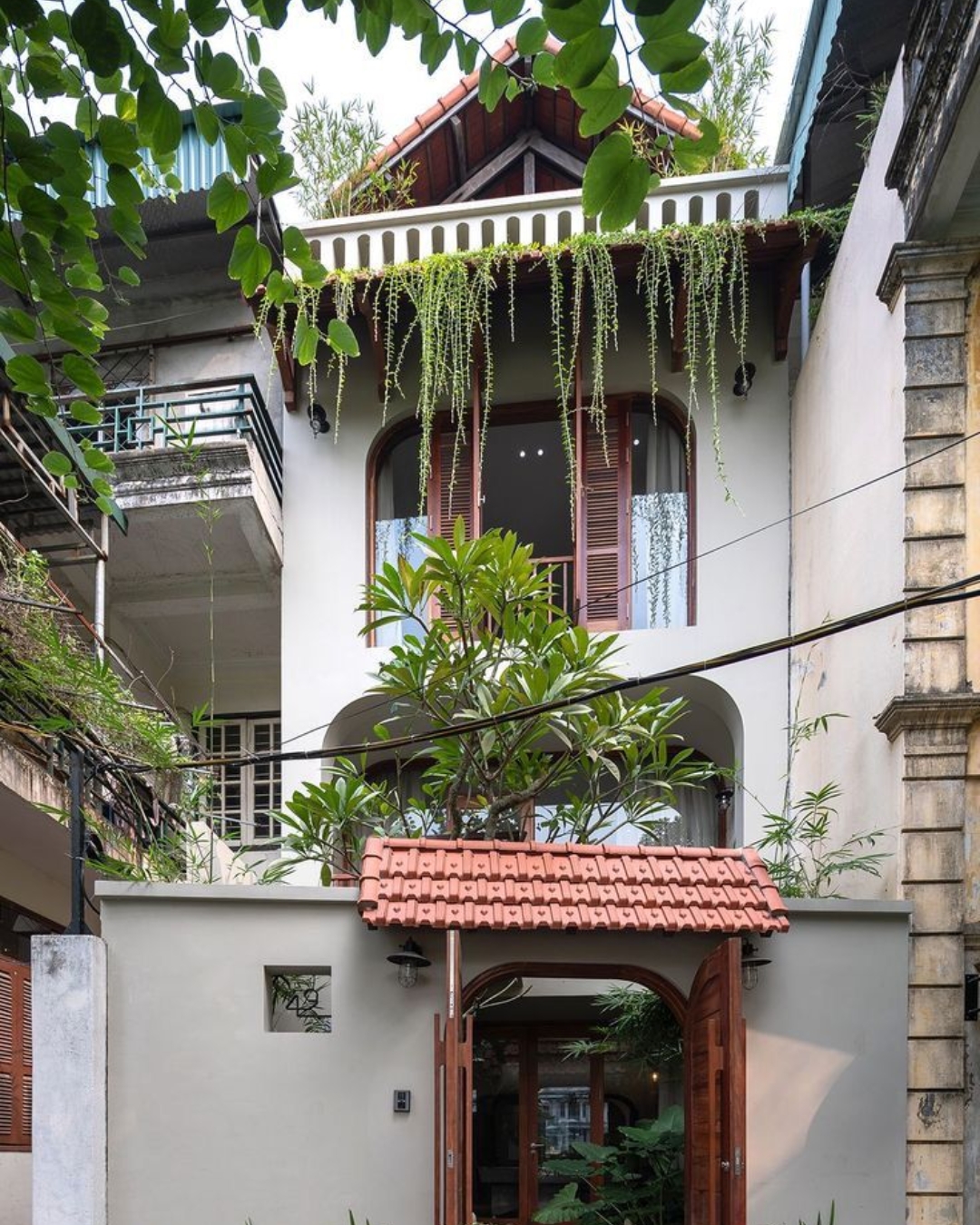 Rumah 2 Lantai Keren Bergaya Hunian Kerala