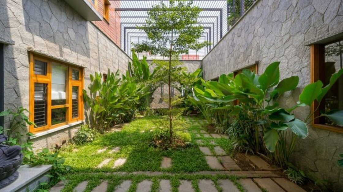15 Inspirasi Taman Belakang Rumah Cantik dan Nyaman 15 Inspirasi Taman Belakang Rumah Cantik dan Nyaman