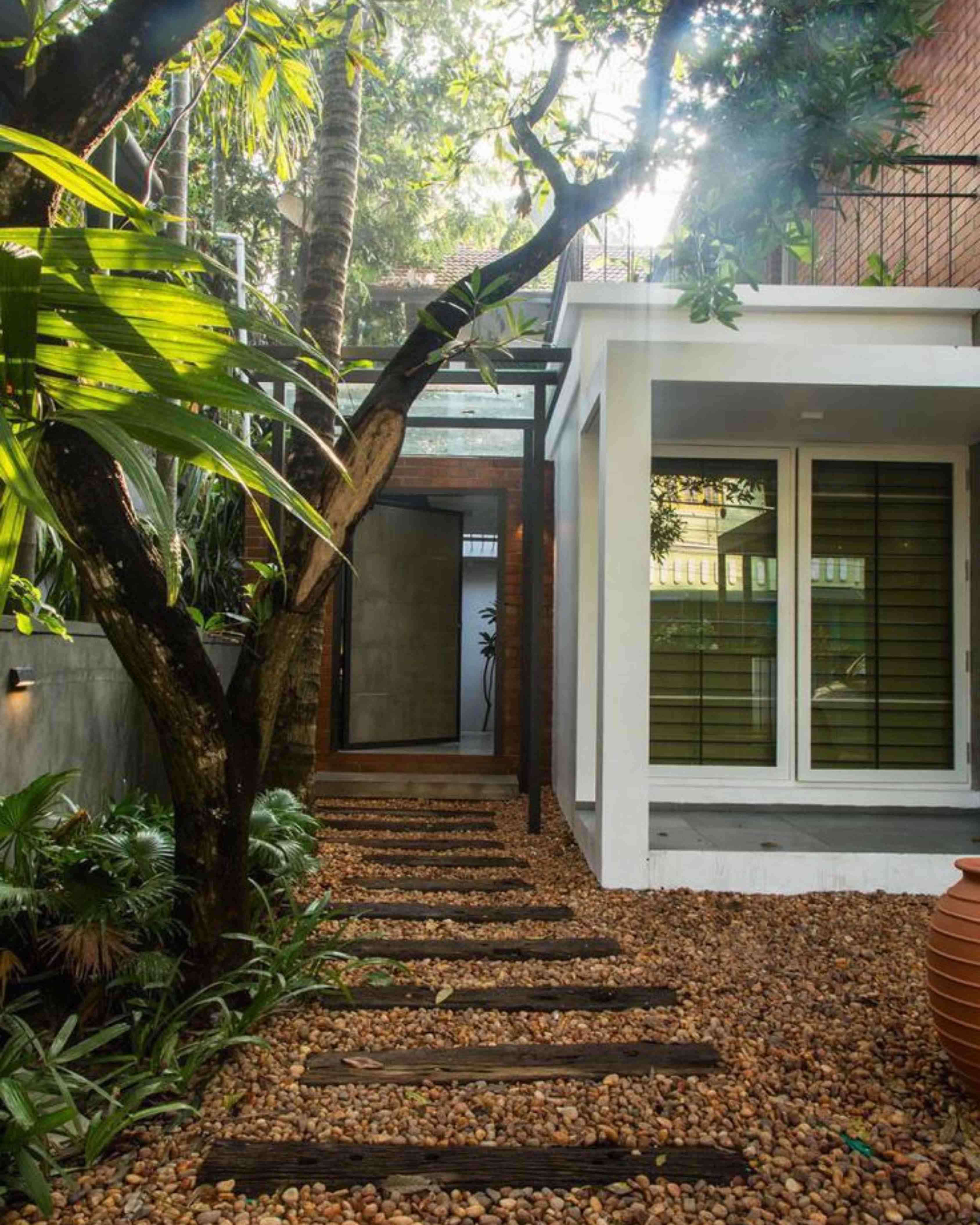 Taman Belakang Rumah Estetik Hangat