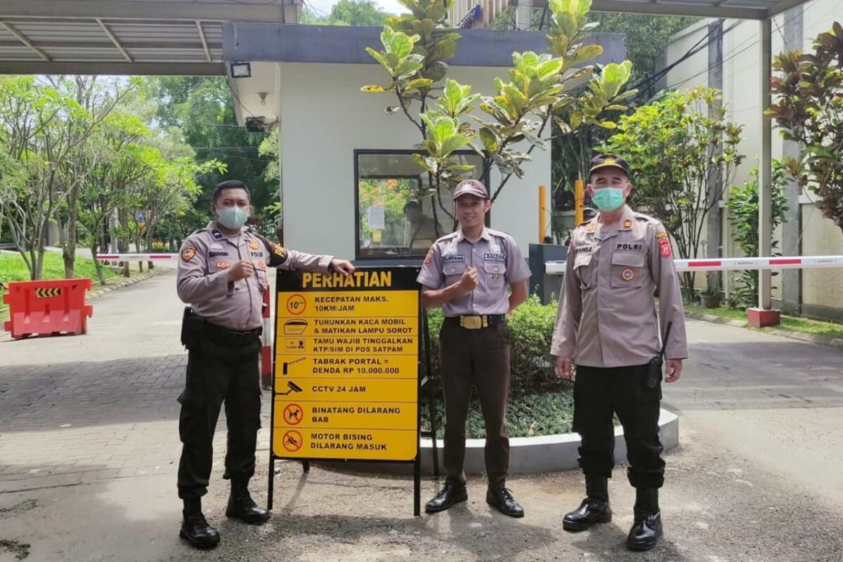 security menjaga kekondusifan perumahan