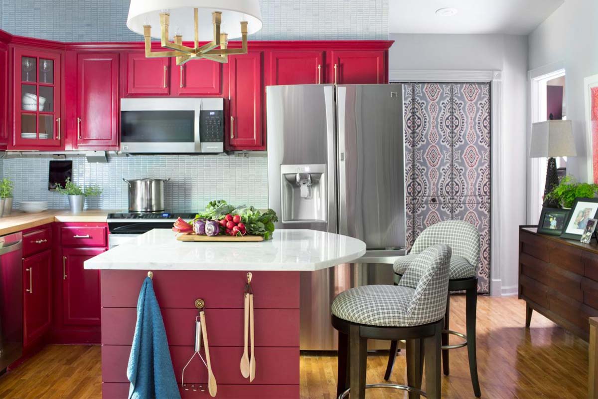 abu abu muda dan merah