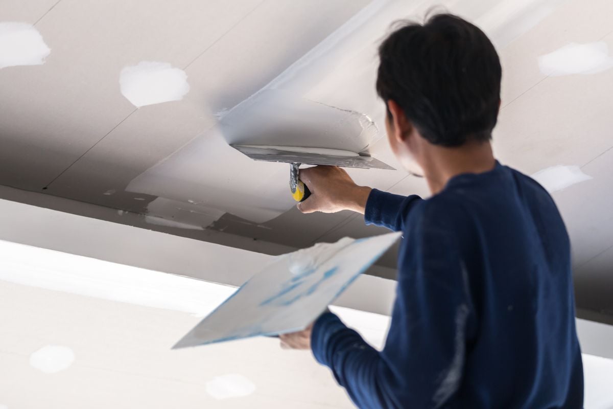 Gunakan Plafon Gypsum