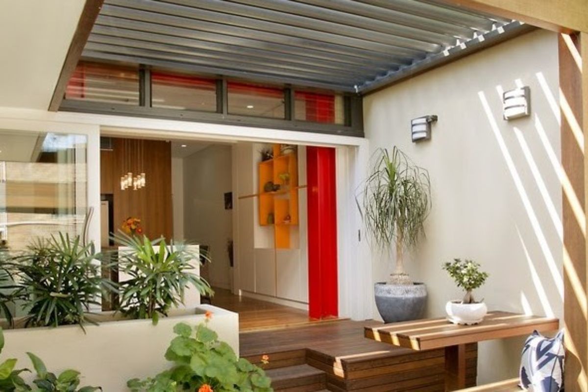Contoh Rumah Minimalis Modern dengan Teras yang Nyaman