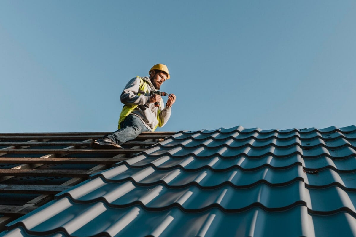 renovasi atap saat musim kemarau
