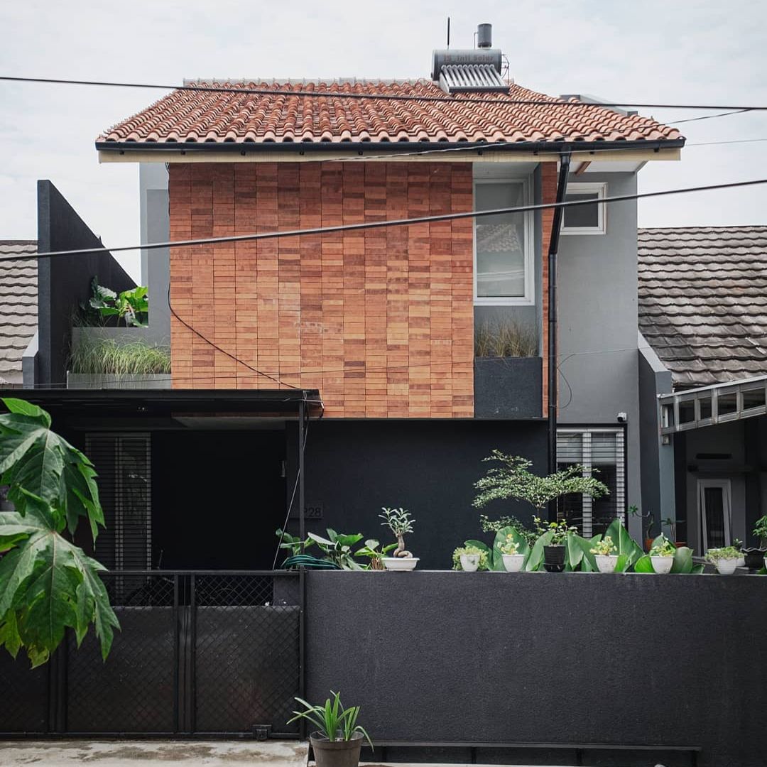 Model Rumah Tingkat Mewah Industrial Tropis