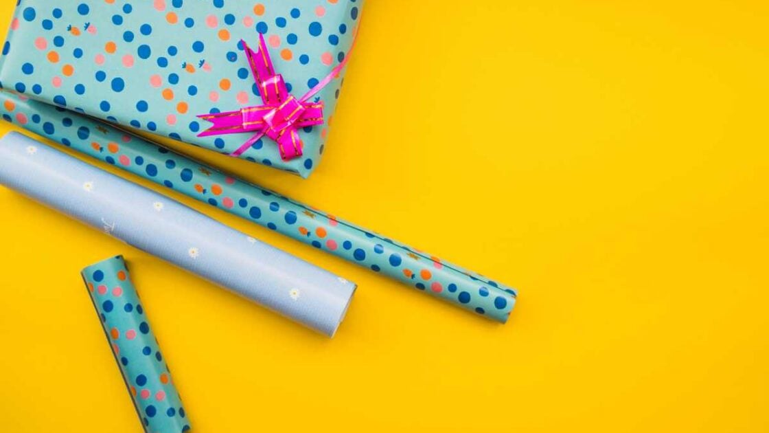 8 Cara Menghias Kamar dengan Kertas Kado, Unik dan Kreatif!