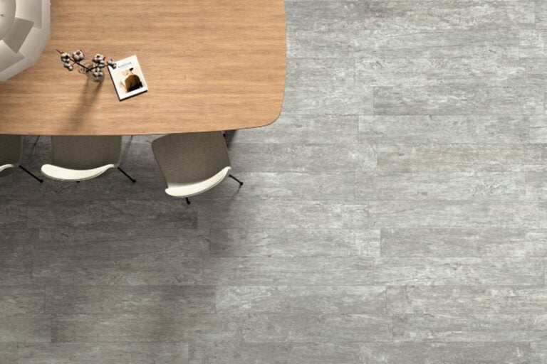 9 Rekomendasi Keramik Motif Kayu untuk Ruang Tamu Minimalis