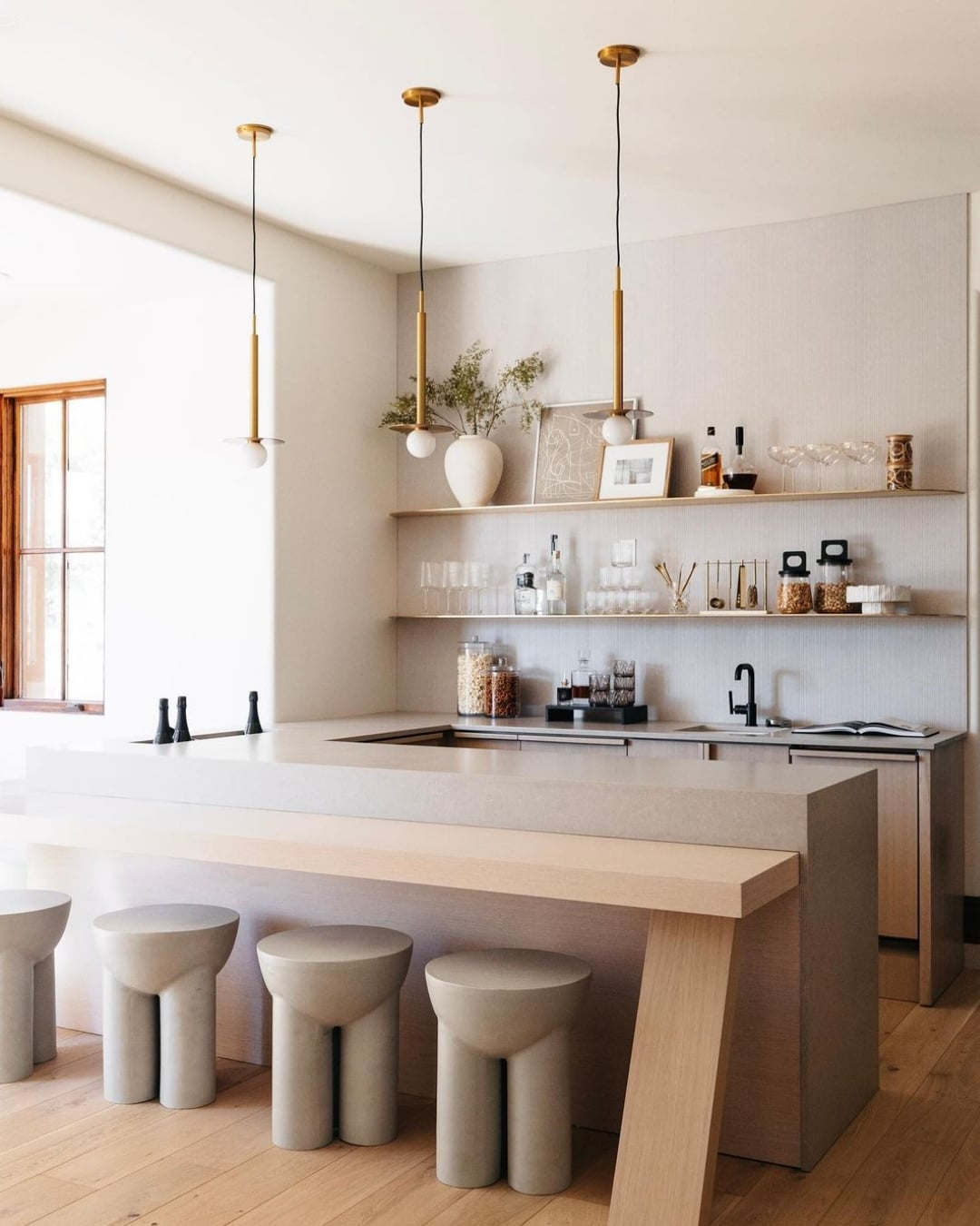 Mini Bar Dapur Minimalis dengan Model Japanese Wabi-sabi