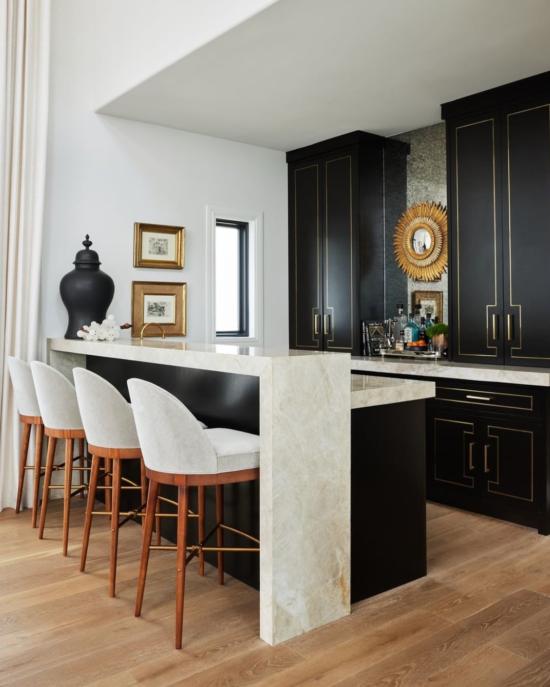 Desain Mini Bar Art Deco