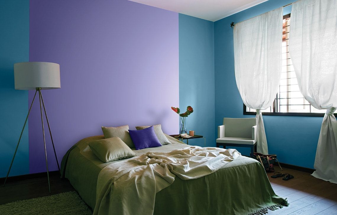 cat dinding kamar 2 warna ungu dan biru
