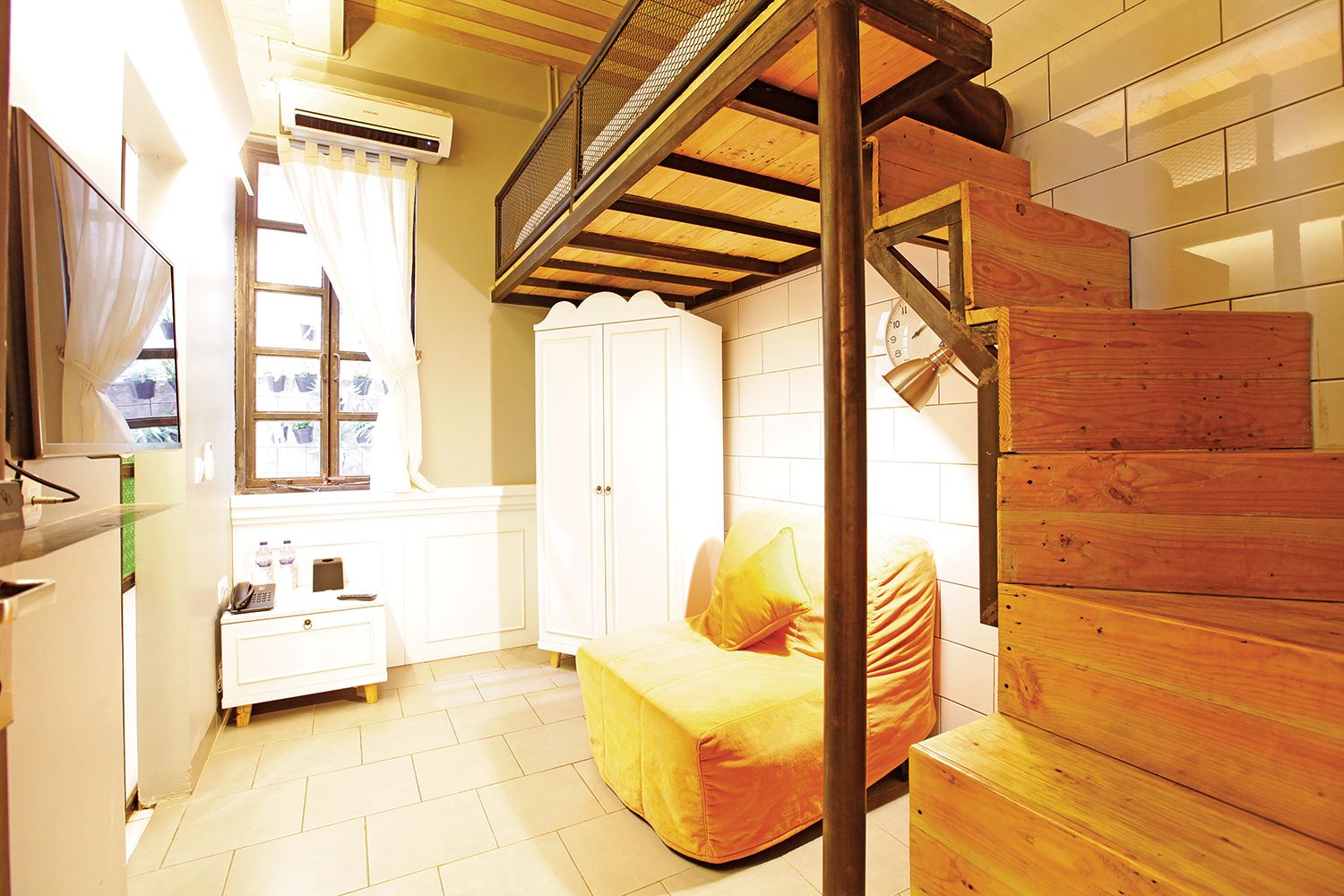 Desain Kos Kosan Sederhana Mezzanine