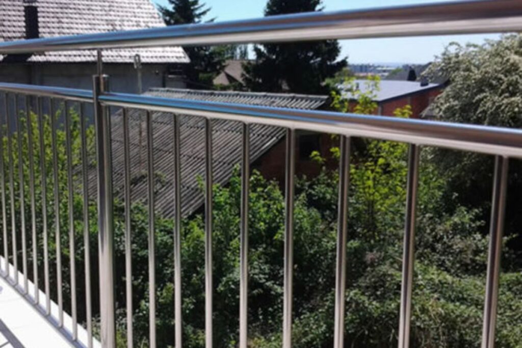 7 Model Pagar Balkon Stainless Terbaru