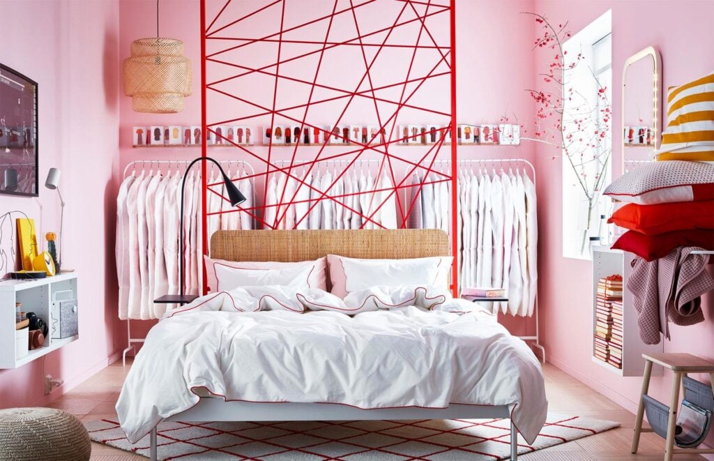 Warna Merah Muda