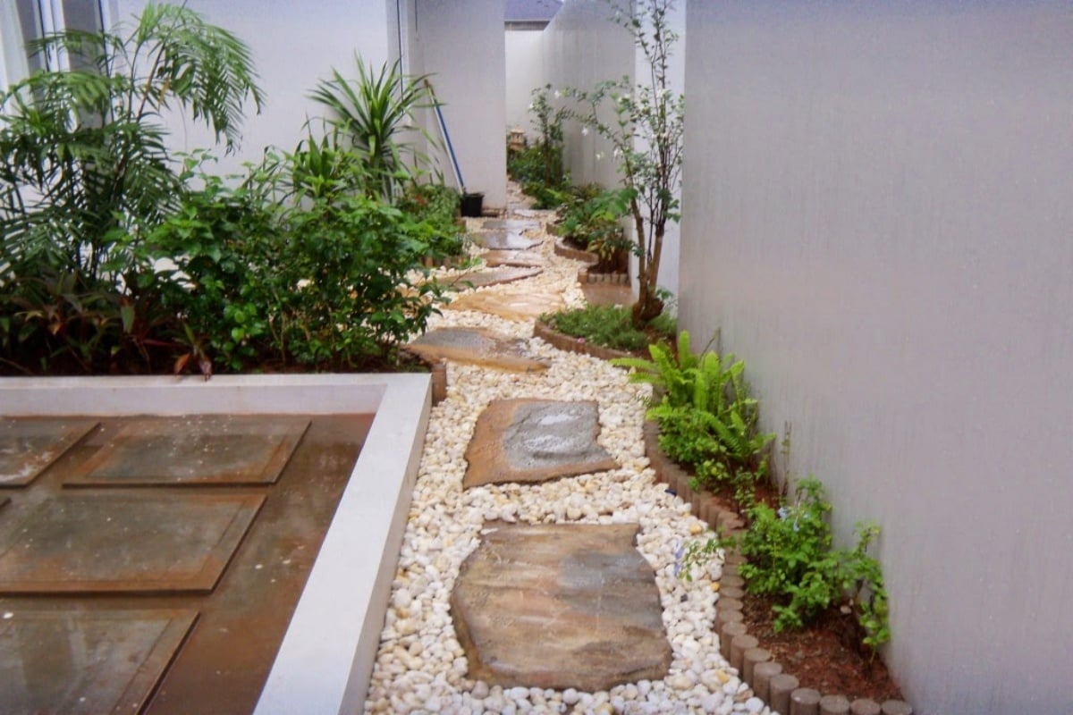 Taman Dalam Rumah Minimalis Modern
