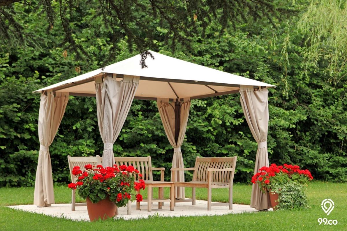 Gazebo dengan Tirai