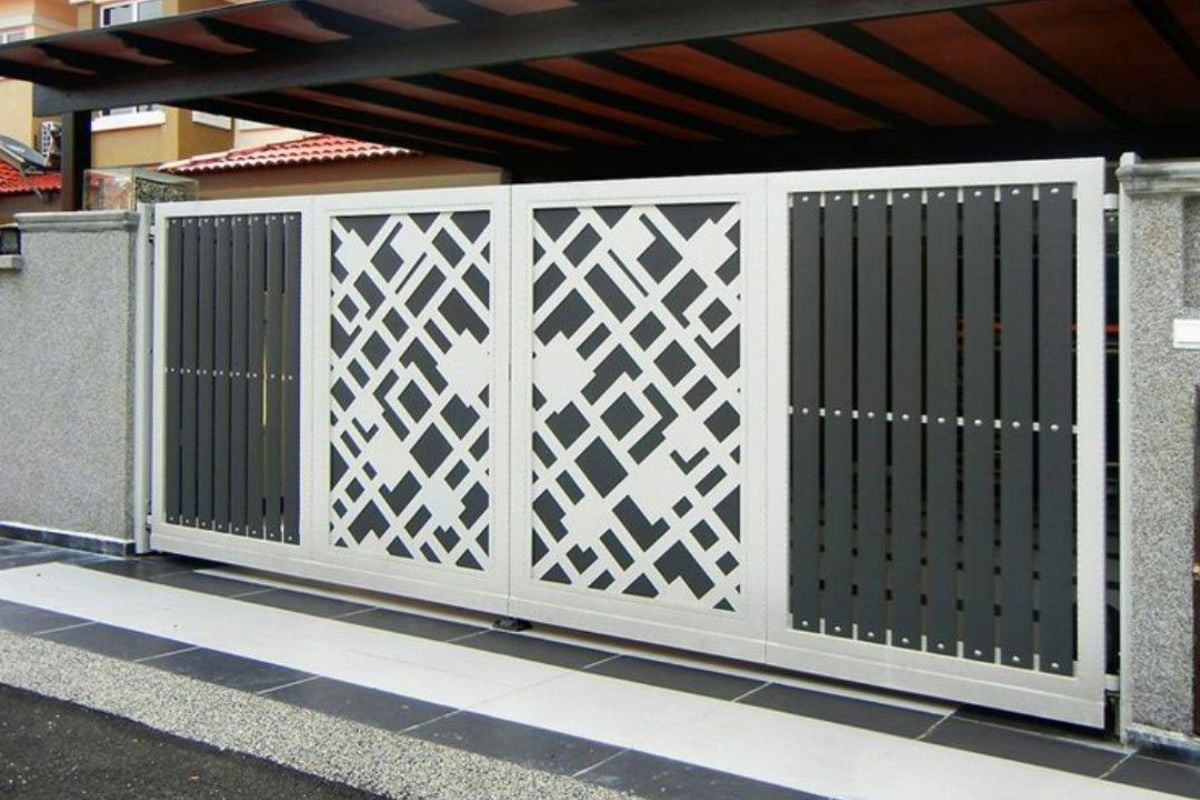 6. Model Pintu Pagar Dorong Minimalis Modern yang Memiliki Motif