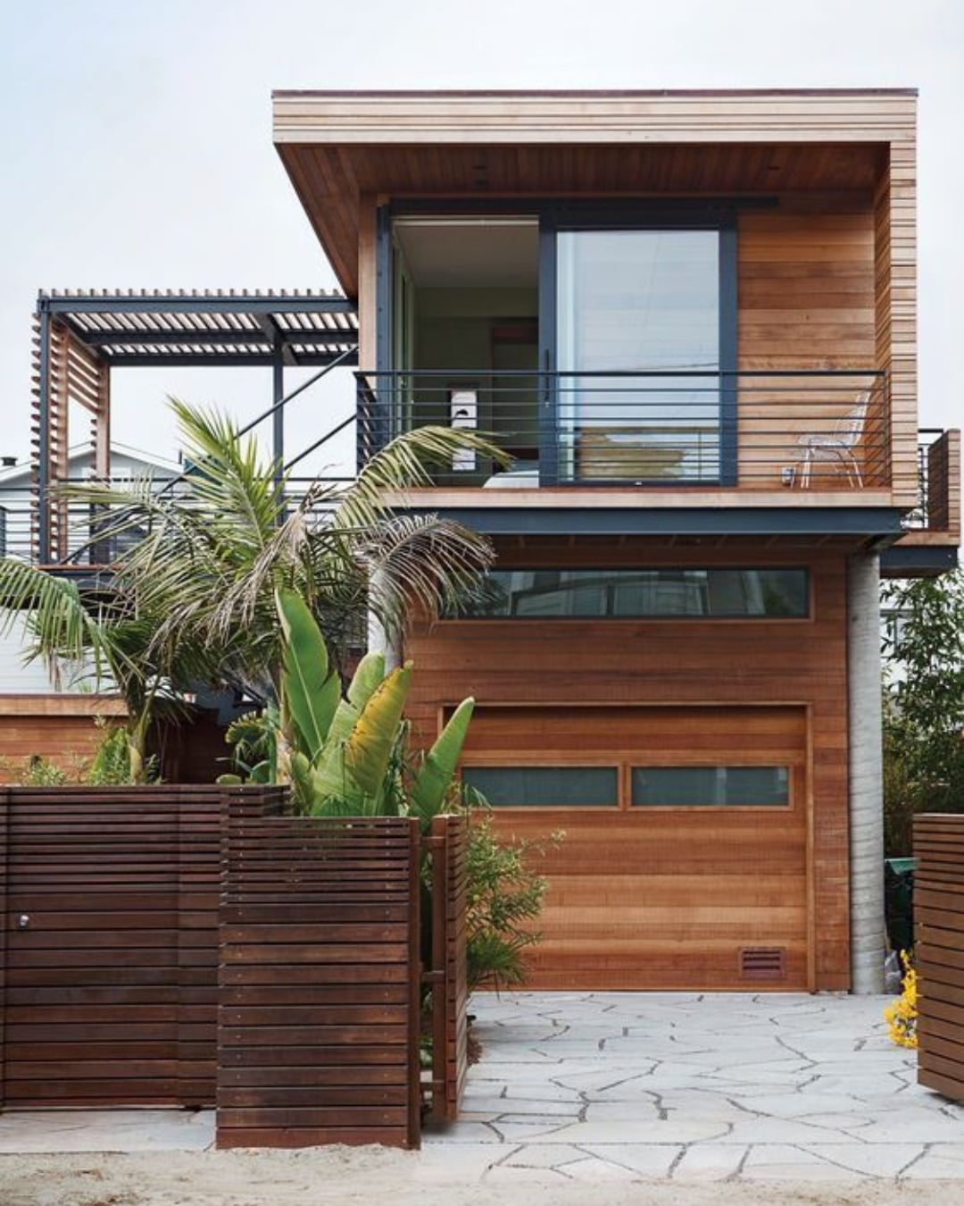 Desain Rumah Panggung Kayu Modern 2 Lantai