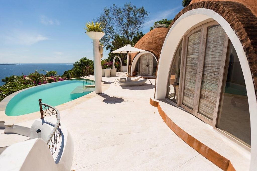 Mentigi Bay Dome Villas