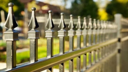 Berapa Standar Tinggi Pagar Rumah yang Ideal? Ini Jawabannya!