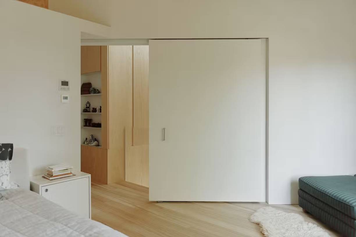 Desain Pintu Geser Minimalis untuk Kamar Tidur