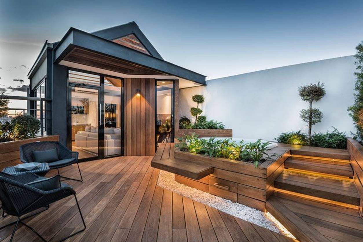 Desain Rooftop Rumah Minimalis dengan Panel Kayu
