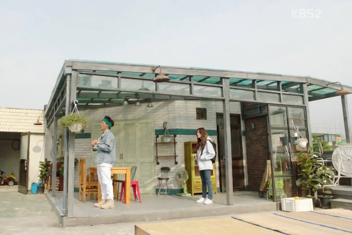 Desain Rooftop Rumah Minimalis Industrial
