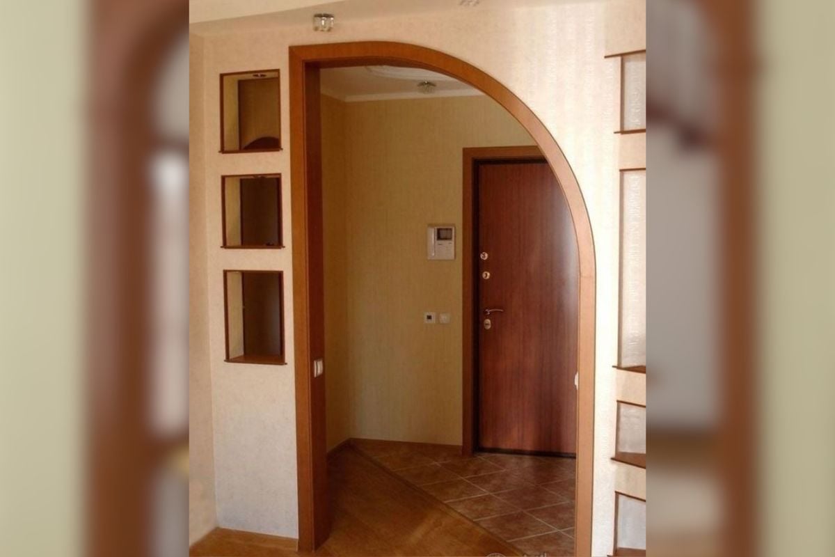Variasi Pintu Setengah Oval Melengkung