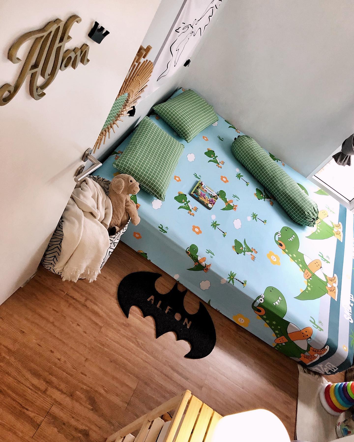 Desain Kamar Tidur Kasur Bawah untuk Anak Laki-laki