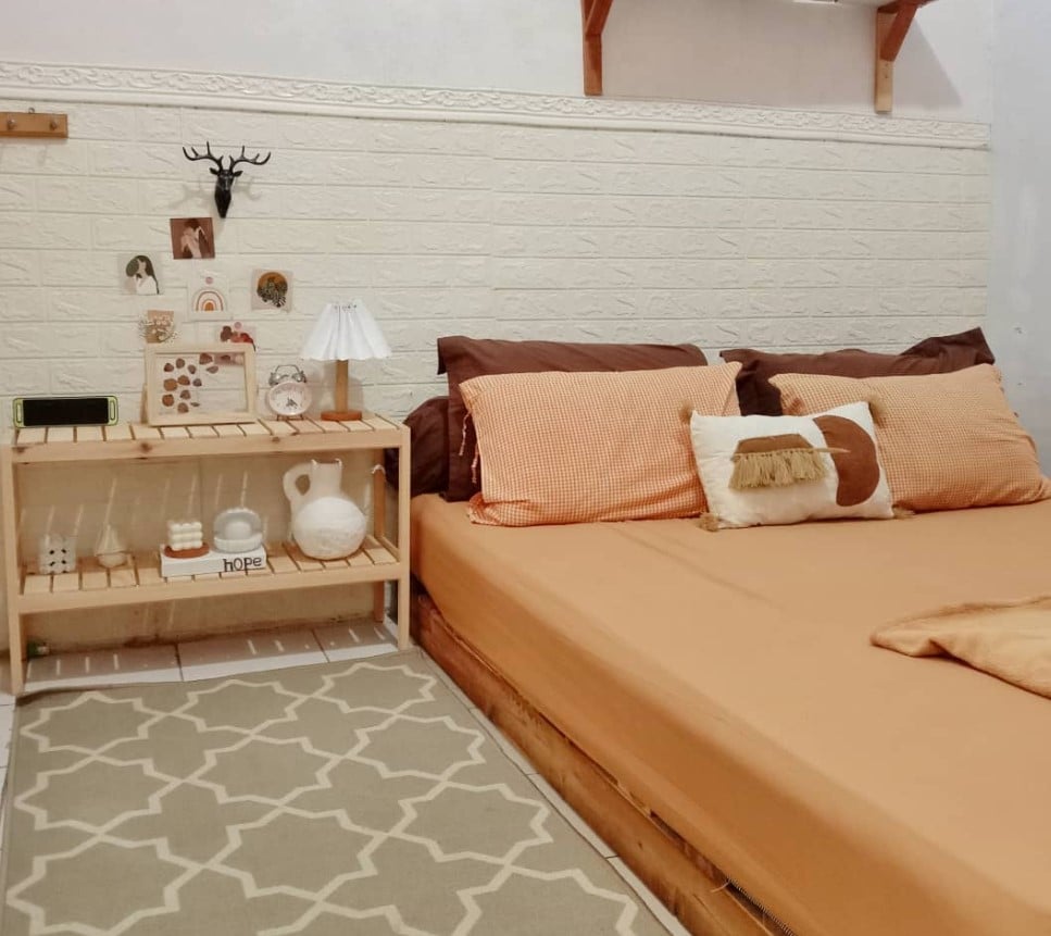 Desain Kamar Kasur Lantai Nuansa Earth Tone