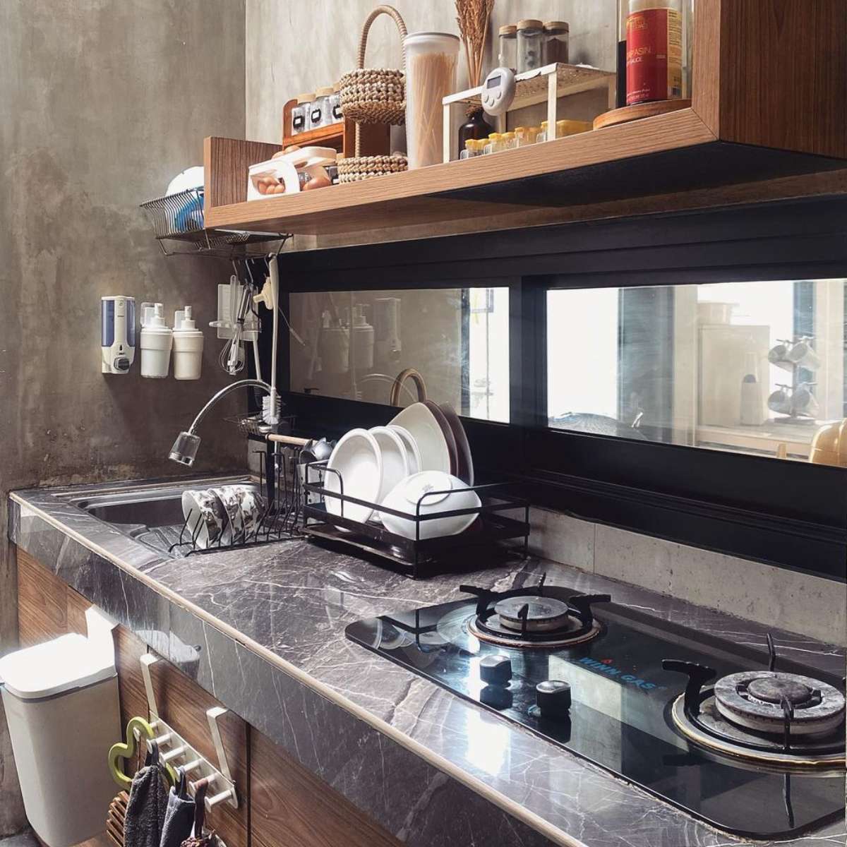 Dapur Mewah dan Elegan dengan Konsep Industrial