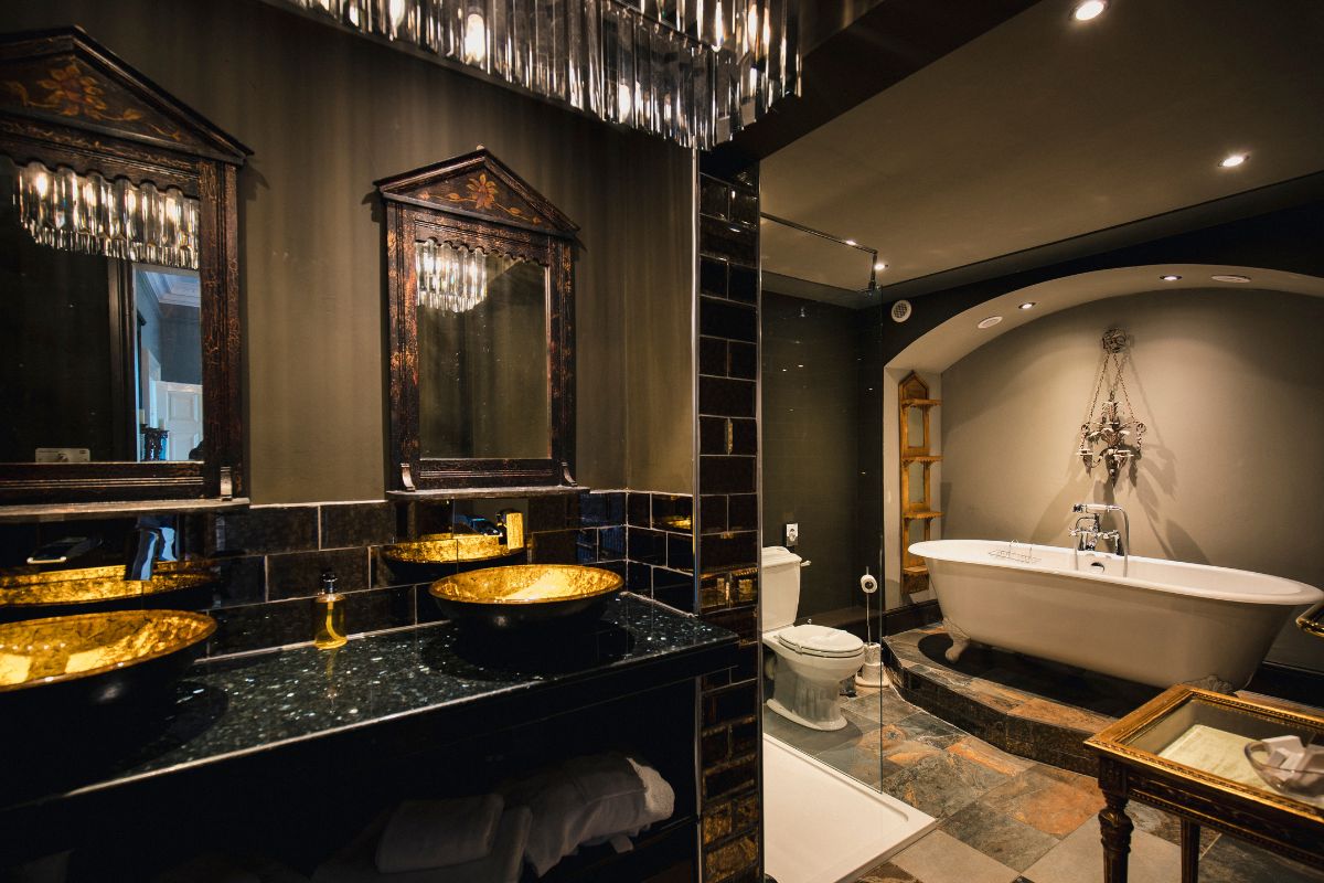 3. Kamar Mandi Aesthetic Mewah