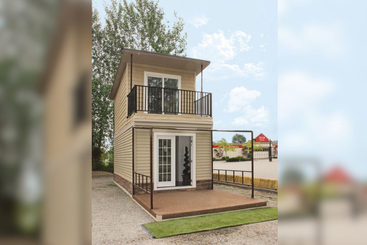 4. Desain Rumah 2 Lantai Mungil Cantik Gaya Amerika